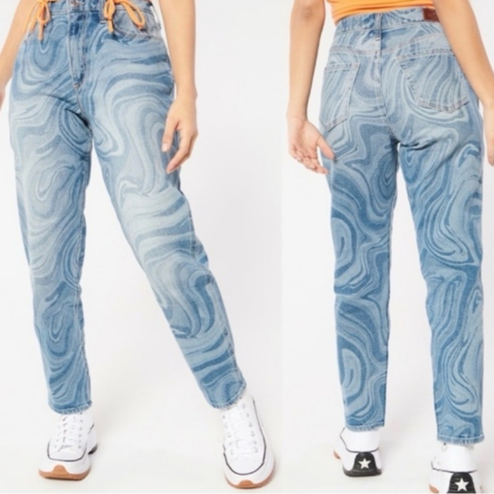 Hollister swirl relaxed print denim high rise curvy mom jeans sz 24 gently used